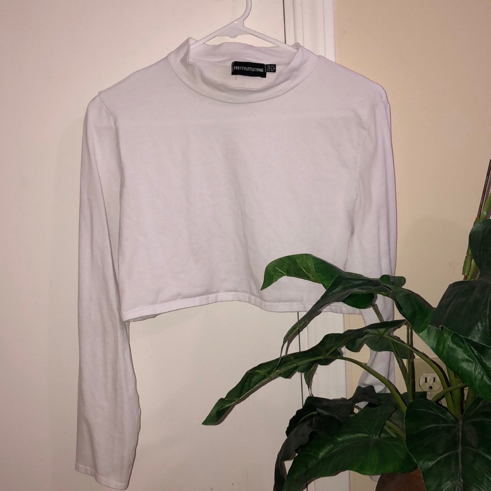 White pretty little thing crop top size 10